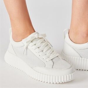Steve Madden 6 White Leather Shock Perforated Sneaker Lace Up